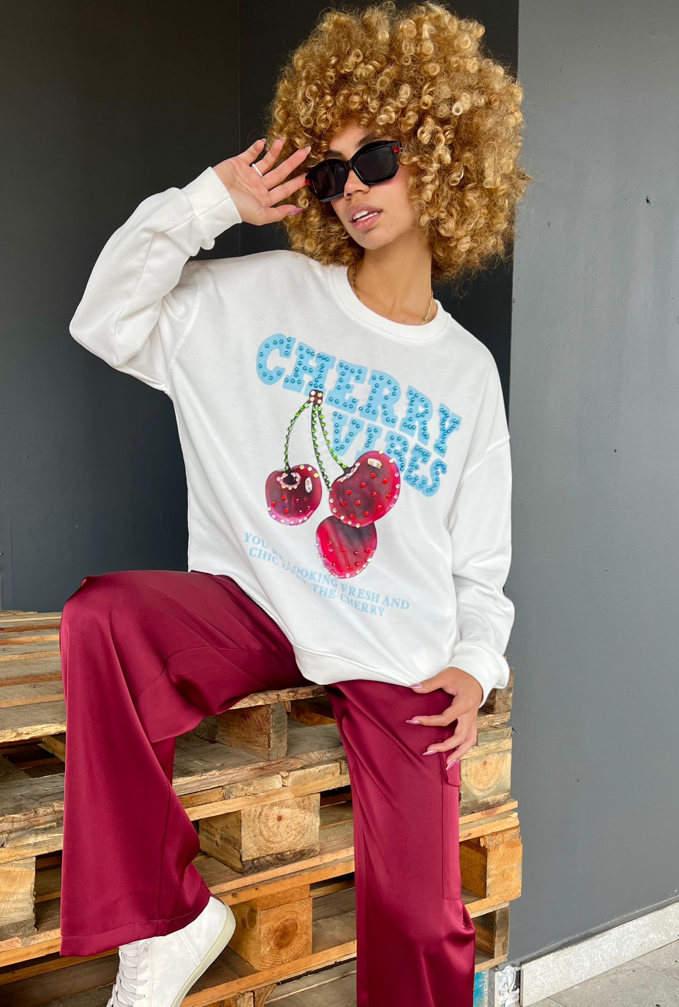 Cherry Vibes Sweatsthirt